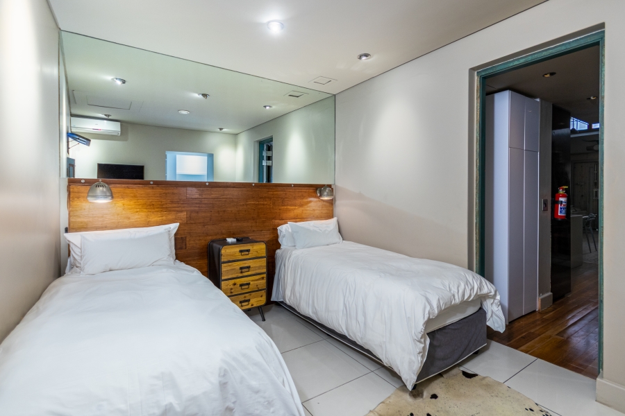 To Let 3 Bedroom Property for Rent in Green Point Western Cape